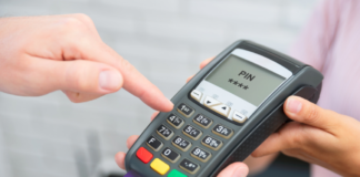 Por recibir pagos con tarjetas tienditas suben 30 por ciento sus ventas